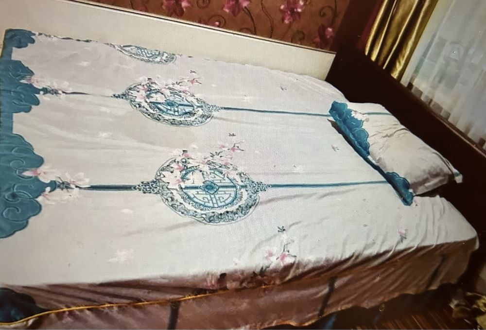 Продам кровать с матрасом