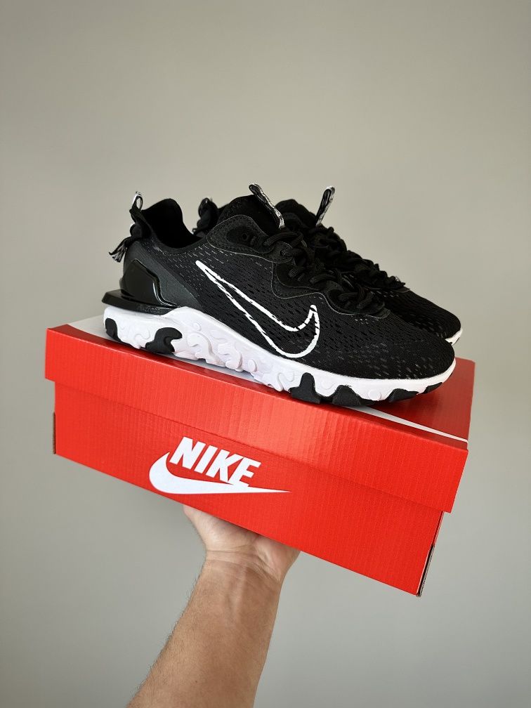 3 кольори Nike React Vision