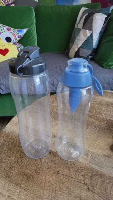 Butelki na wodę plastikowe
