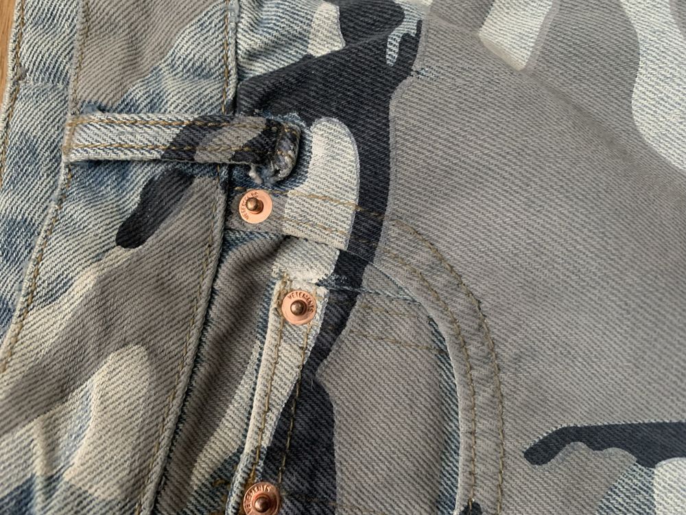 Джинсы vetements