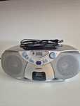 Rádio com  leitor de cd e cassete (cassete não testado)