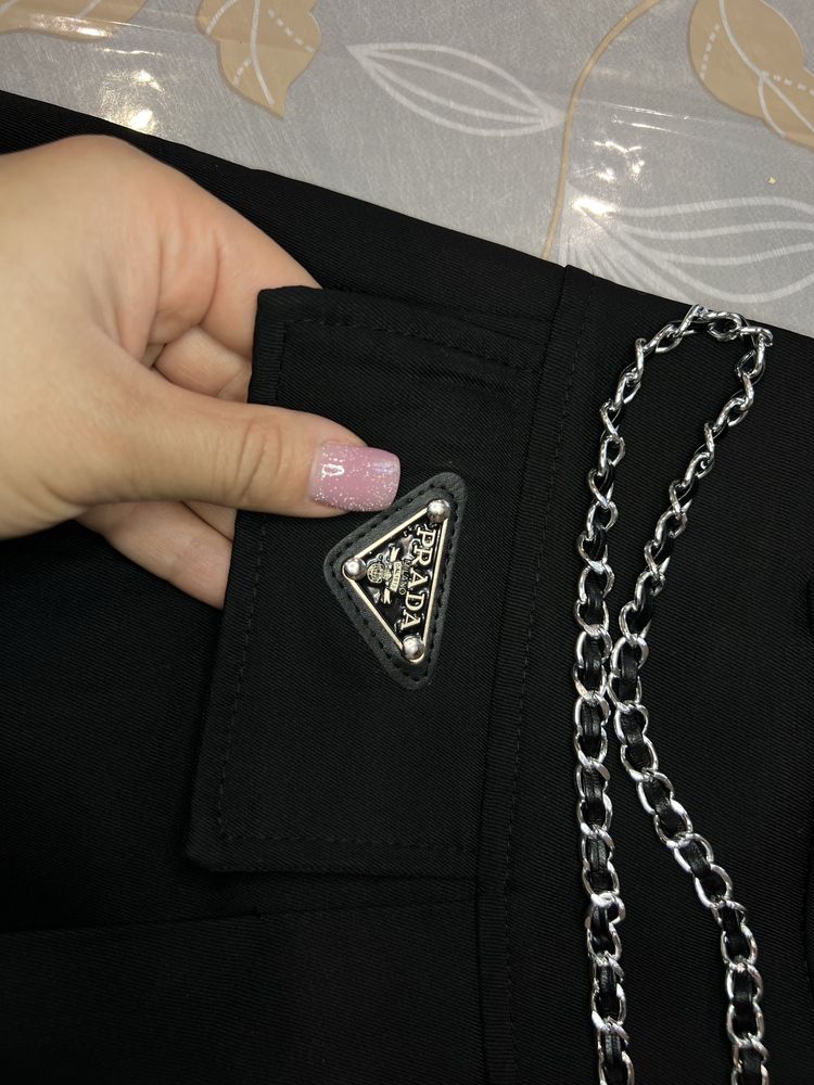 Нова юбка Prada з підкладкою шортів