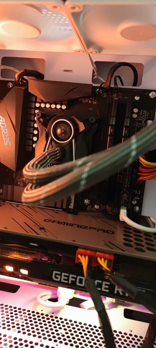 Материнська плата Gigabyte X570 Aorus Elite AM4