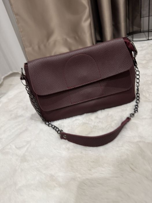 Сумочка шкіряна в трендовому кольорі