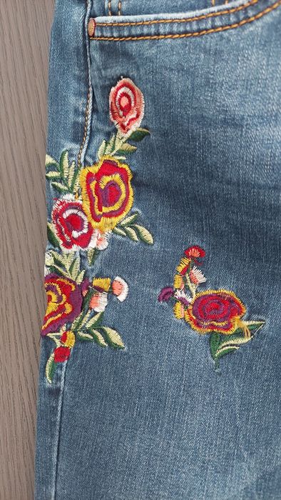 Jeansy r.S,nowy beż metki 
S / 36 / 8·Nowy bez metki