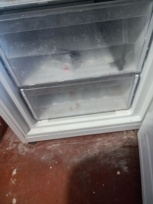 Холодильник Whirlpool двометровий