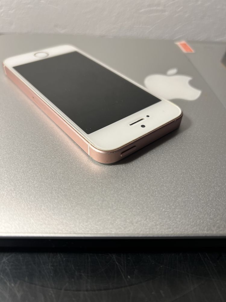 iPhone SE Rose Gold 16GB + Szybka + 2xEtui