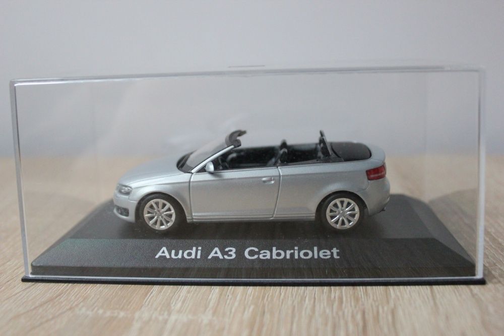 Модель автомобиля Audi A3 Cabrio 8p Silver 1:43 оригинал из музея Ауди