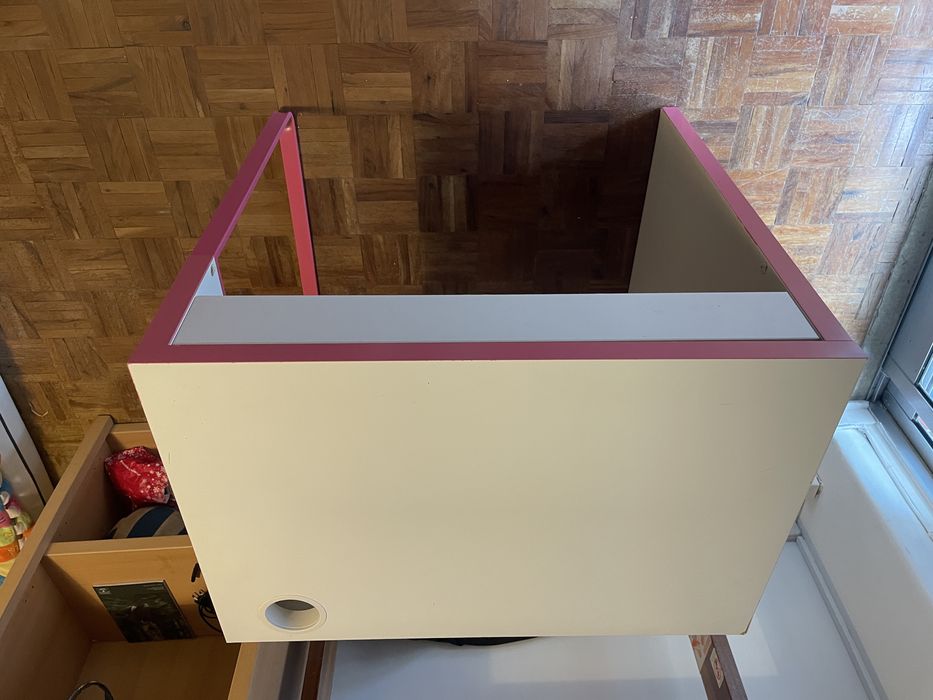 Mesa de Secretária Branca e Rosa