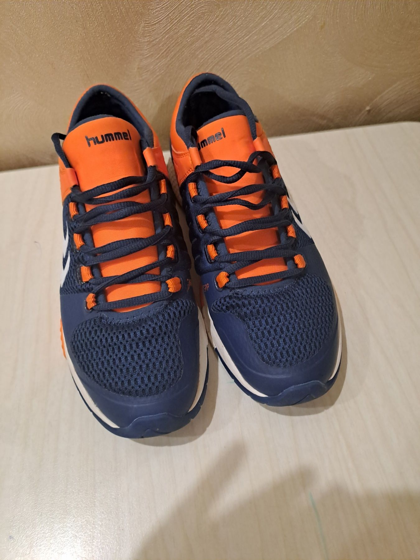 Кроссовки 41-42 р.мужские Hummel