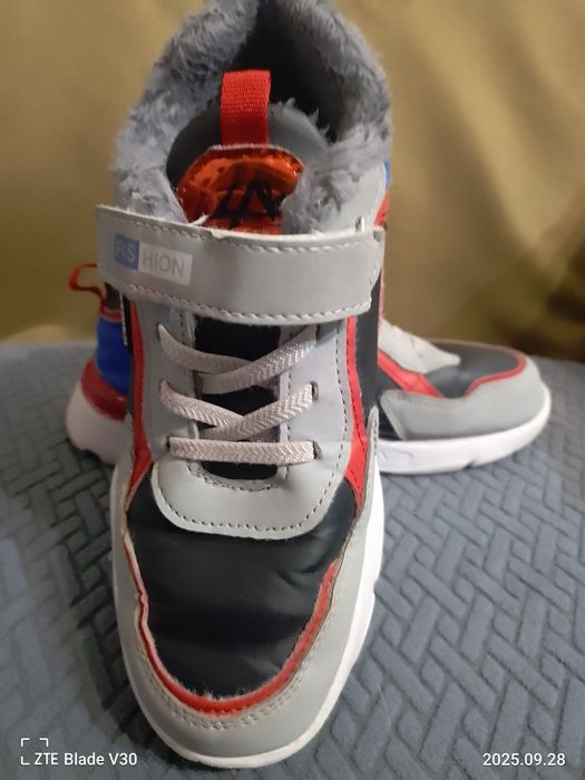 Кросівки дитячі на флісі