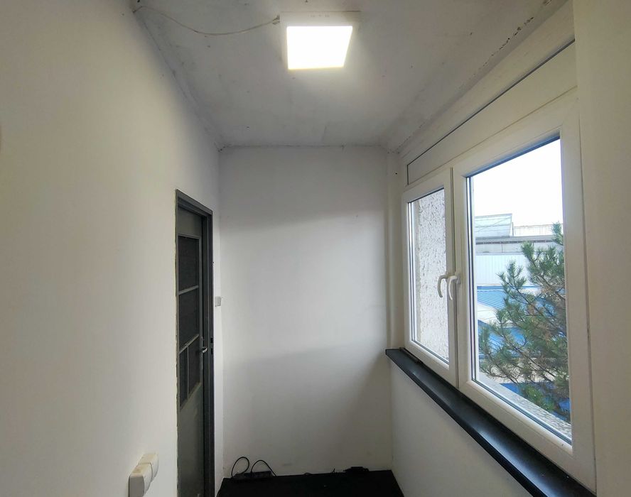 Małe, jasne biuro 3,5 m² – idealne dla freelancera lub mikrofirmy