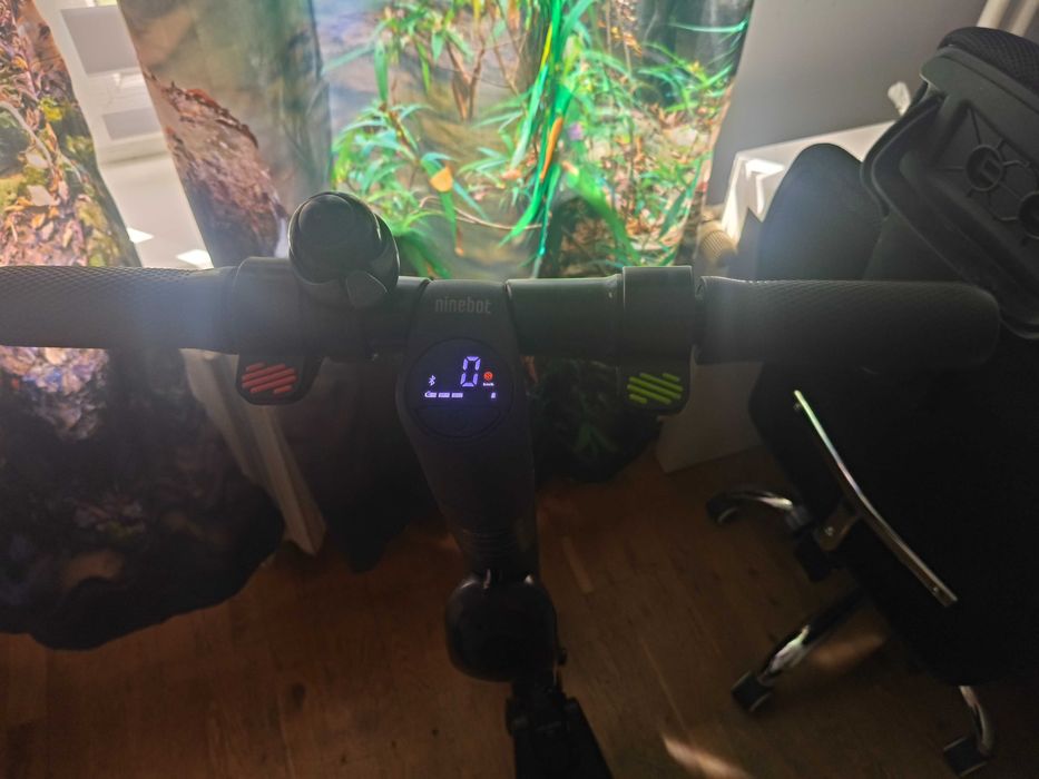 Hulajnoga elektryczna Ninebot KickScooter E