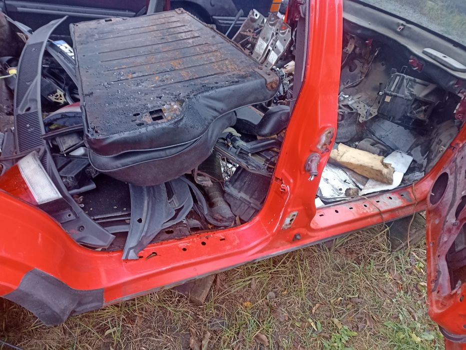 Порогі дніще мазда 626GE