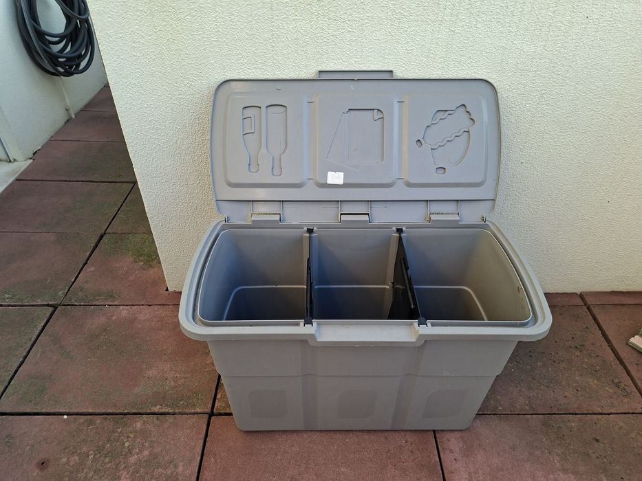 Caixote de lixo para reciclagem