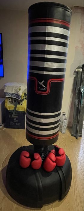 Saco de boxe DOMYOS + 2 pares de luvas