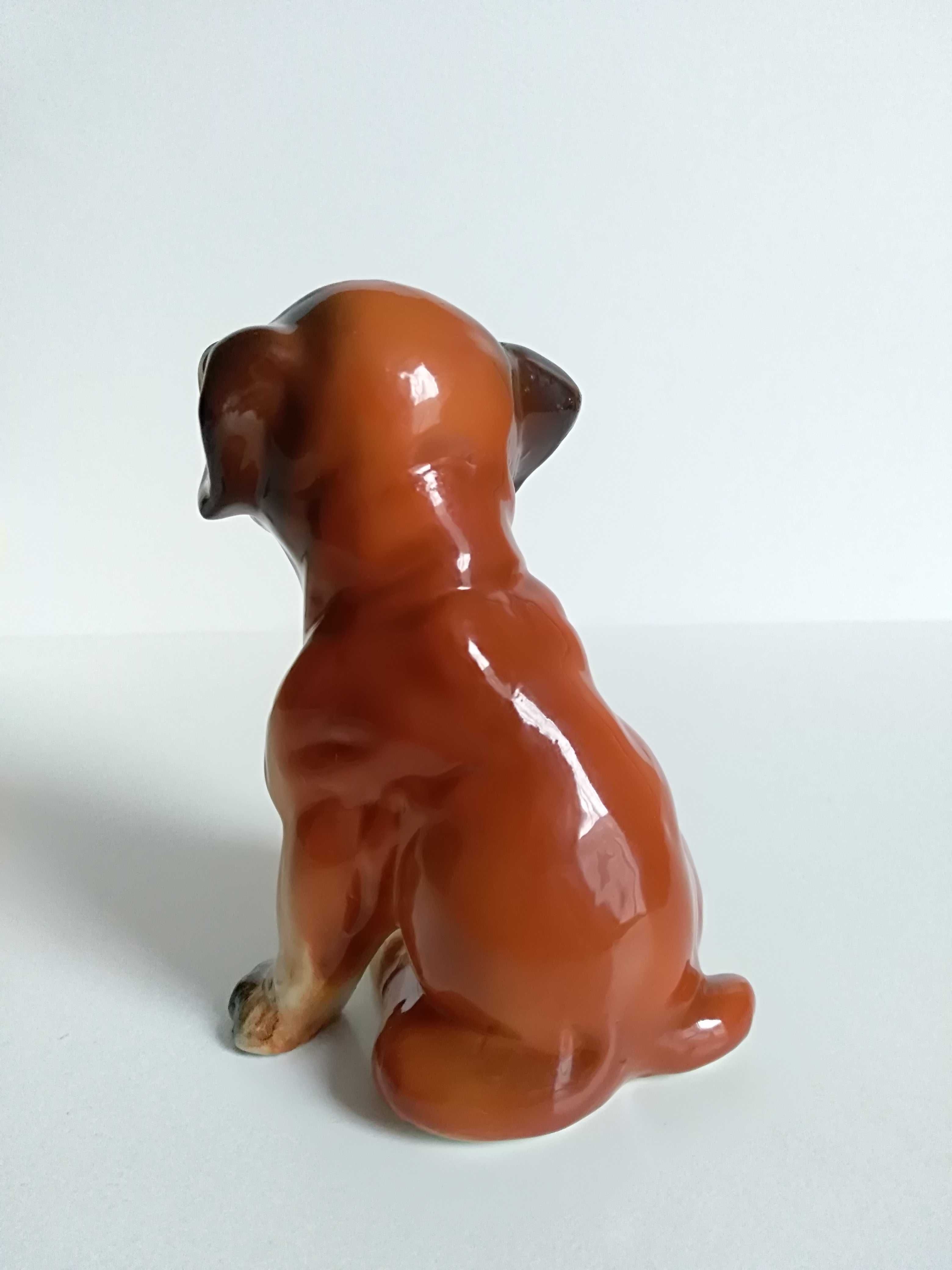 Pies figurka kolekcjonerska porcelanowa.