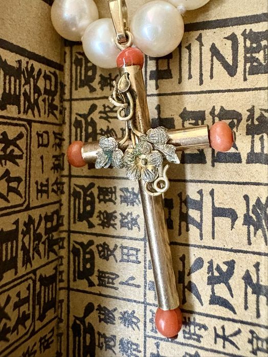 Biedermeier antyk krzyżyk wisiorek złoto koral 5 cm