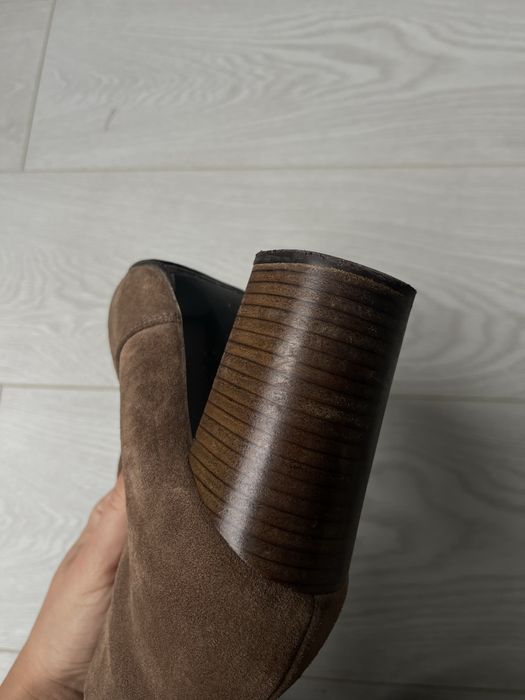 Замшеві ботильйони 37 р Ryłko