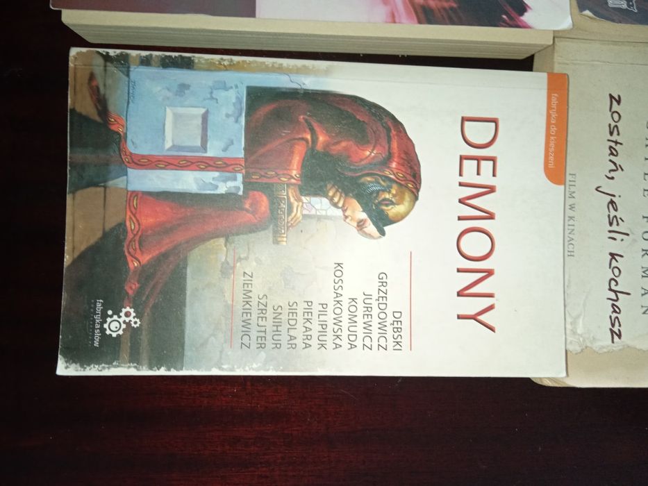 4 książki w cenie 1