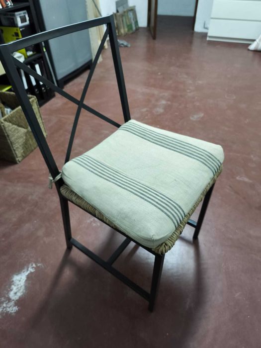 conjunto mesa e cadeiras