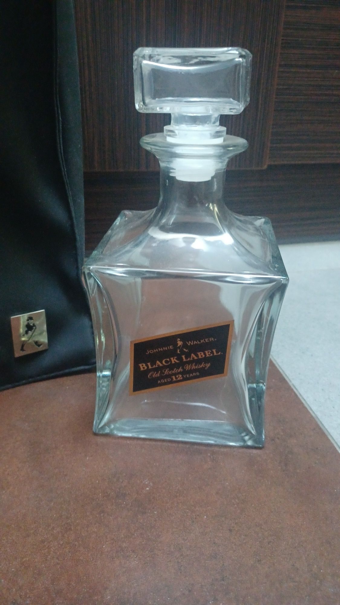 Zestaw Johnnie Walker - plecak, karafka, piersiówka