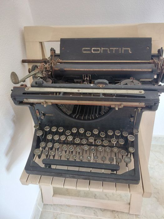 VENDO Máquina de Escrever Antiga