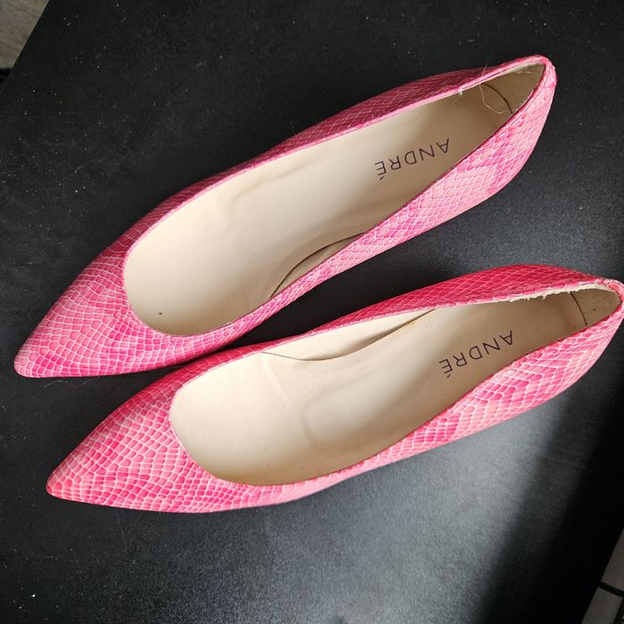 Шкіряні туфлі лодочки рожеві прінт рептилії  André minelli