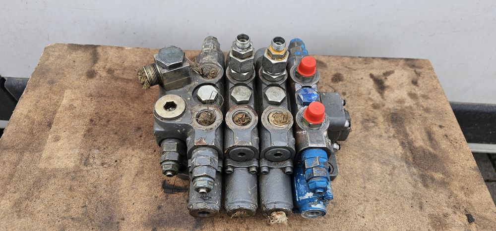 Rozdzielacz hydrauliczny  sekcja rexroth sigma mini koparka