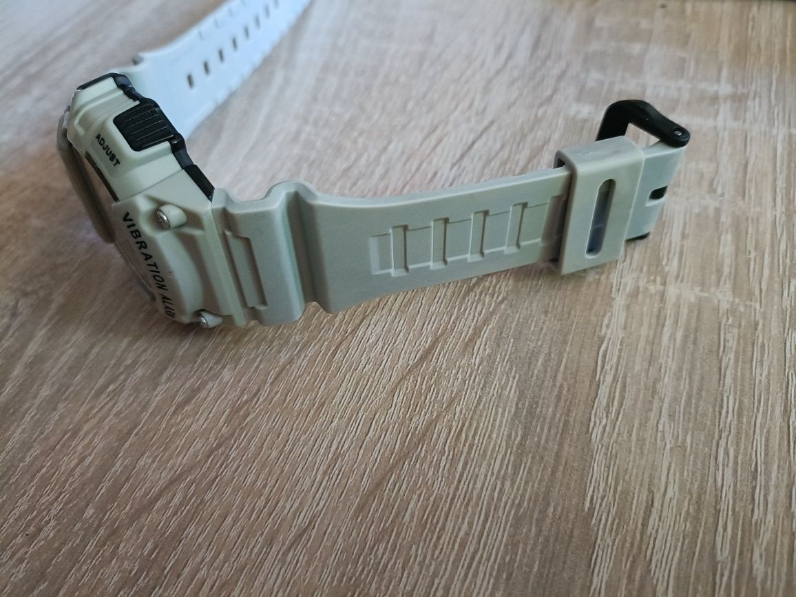 Zegarek Casio W-735H