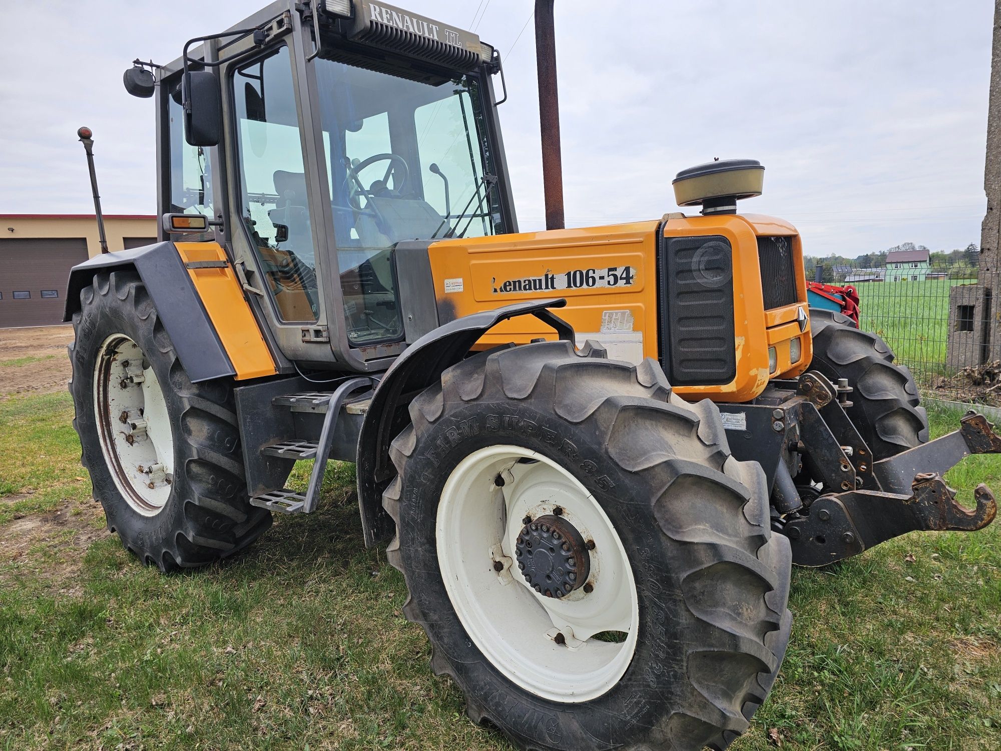 Ciagnik Renault 106 54   moc 96km 
-silnik Fendt mwm 6 cyl
-skrzyn