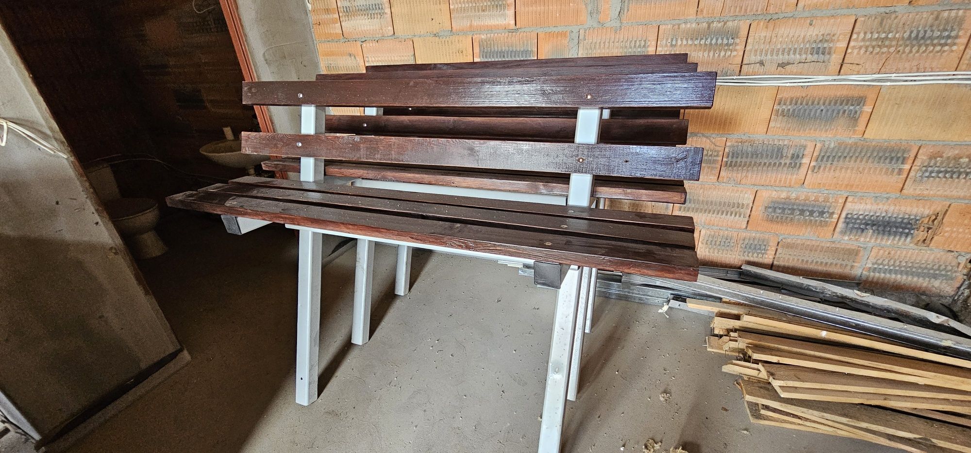 Solidne ławki ogrodowe