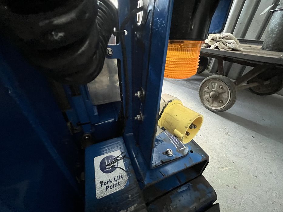 Podest podnosnik platforma samojezdna