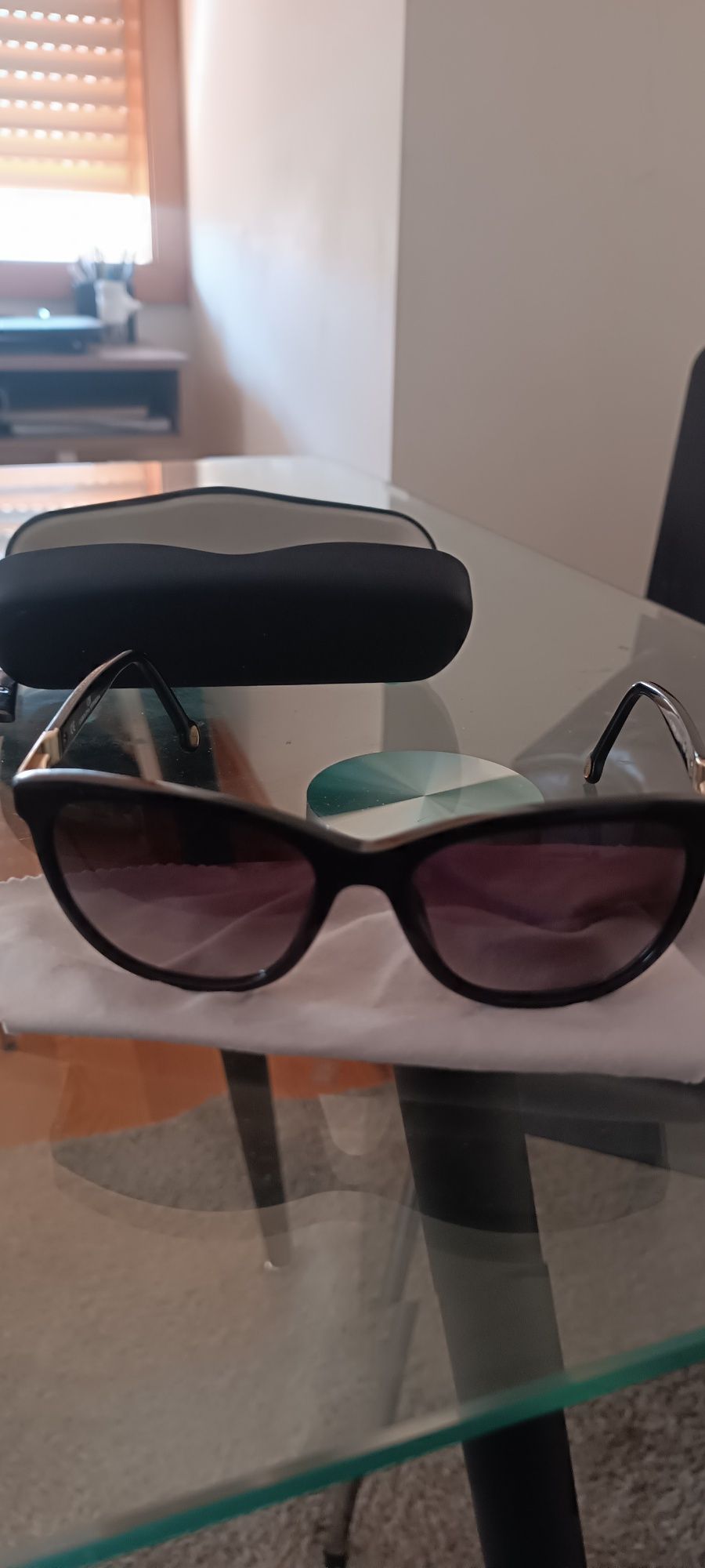 Óculos de sol Feminino da CAROLINA HERRERA