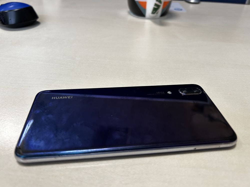 Мобільний телефон Huawei P20