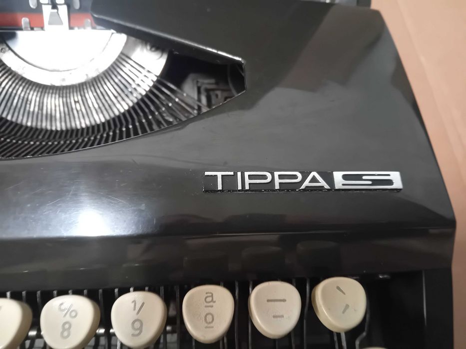 Máquina de escrever anos 60 modelo Tippa s