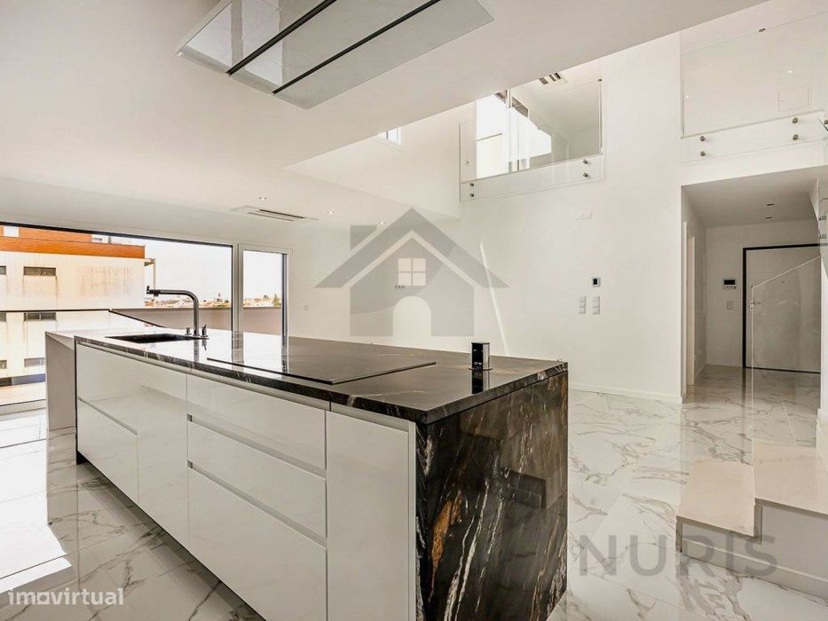 Apartamento T4 - Duplex para Venda no Montijo