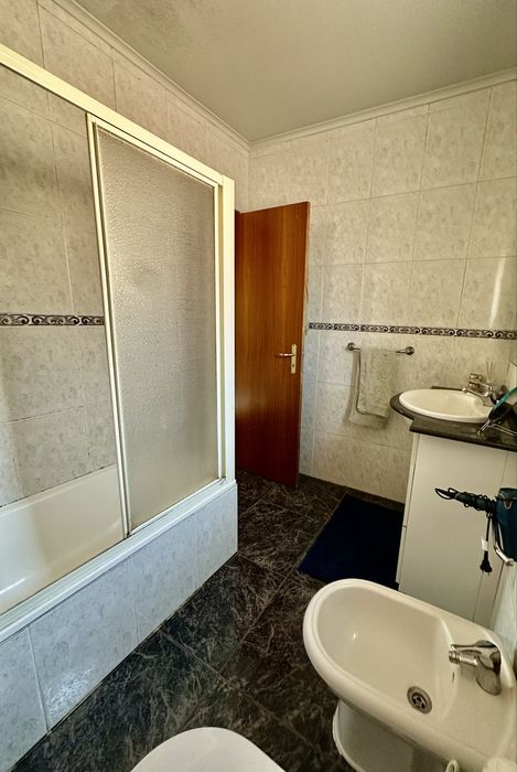 Alugo quarto perto do aerodromo de tires