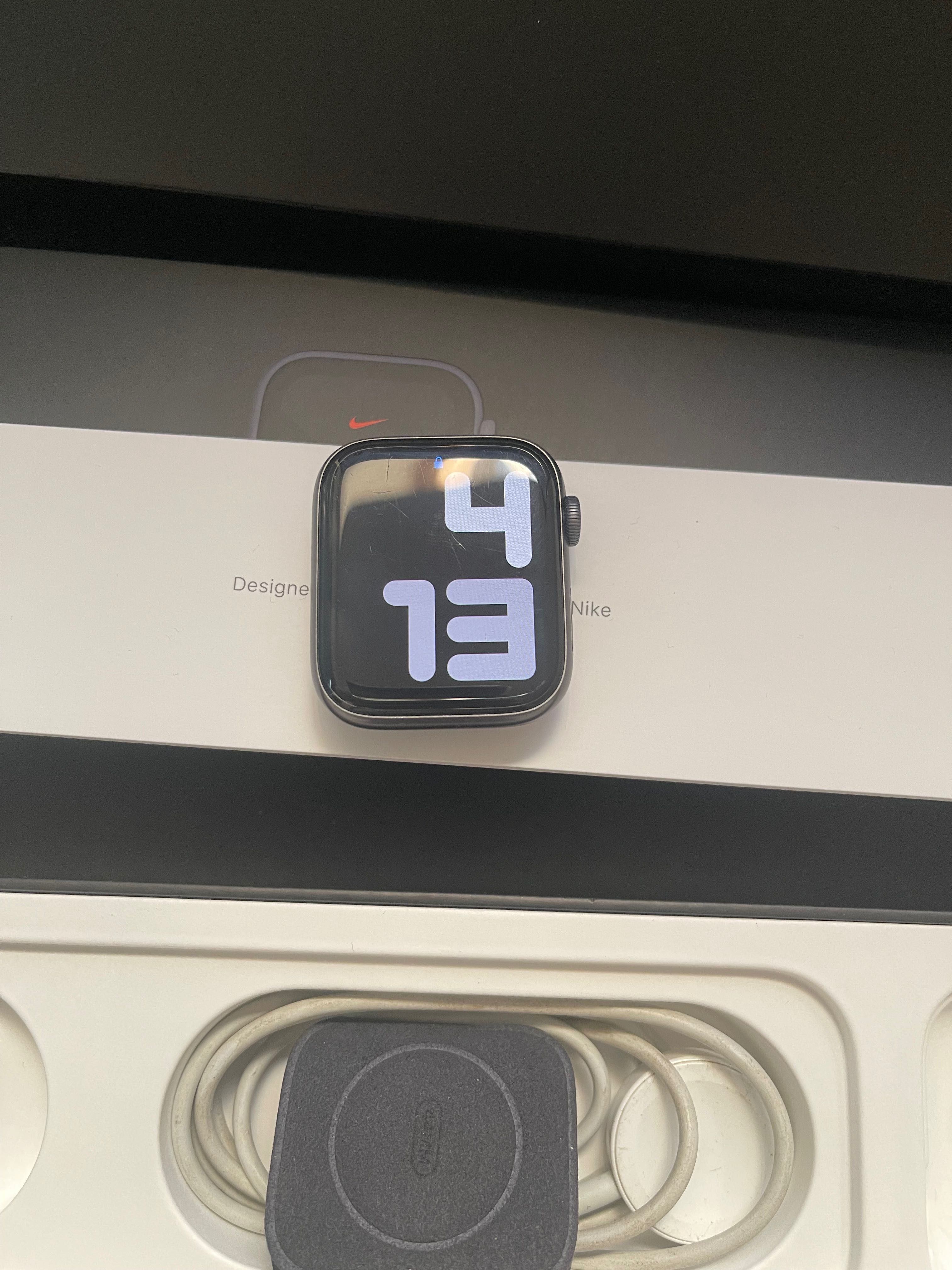 Apple Watch x Nike Series 4 44 mm