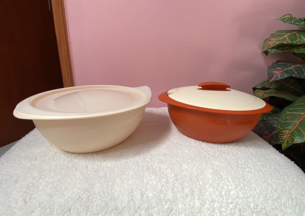 Conj. 2 Travessas com tampa + colher | Tupperware (novas)