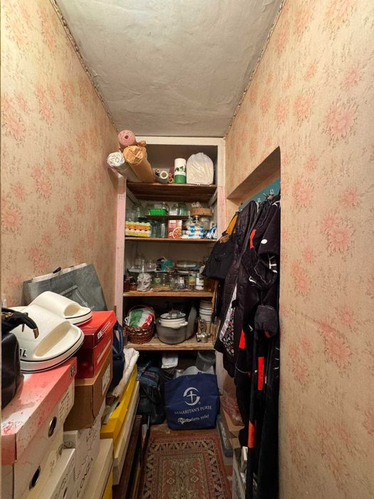 Продам 2 кім.кв. в районі пр. Івана Мазепи