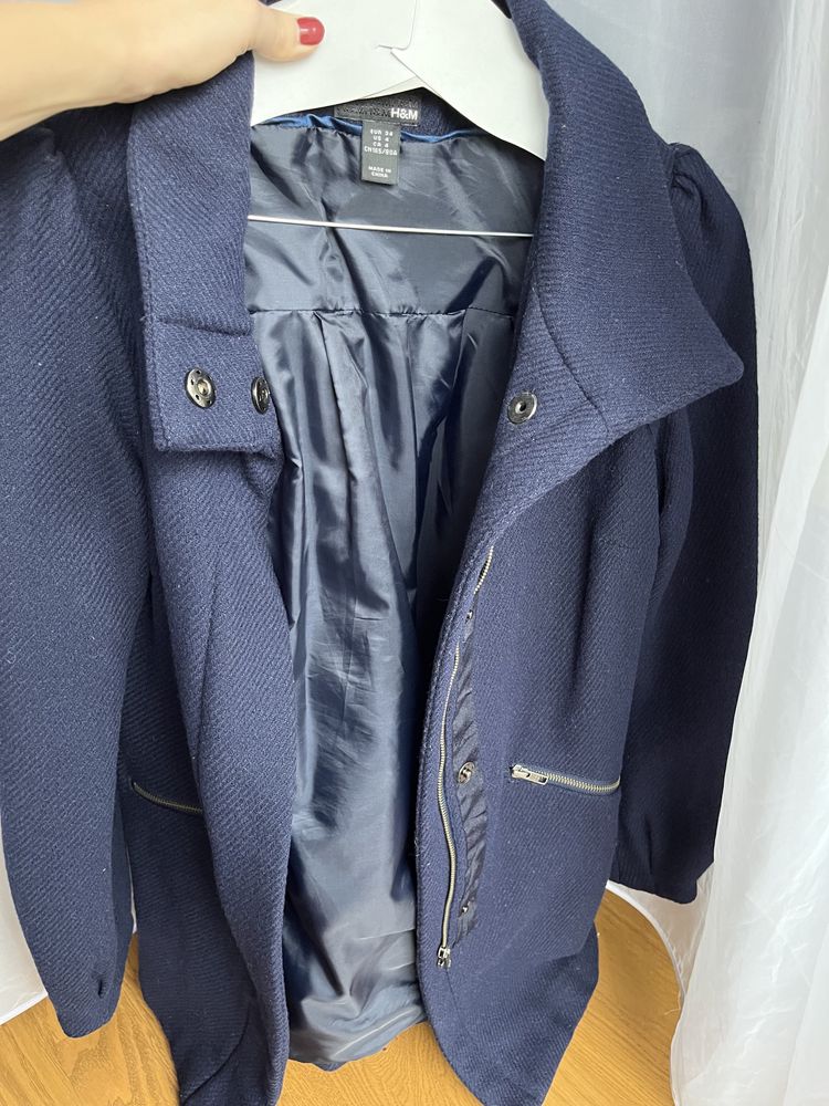 Granatowy płaszczyk wełniany 80% wełna H&M 34 xs, po pralni