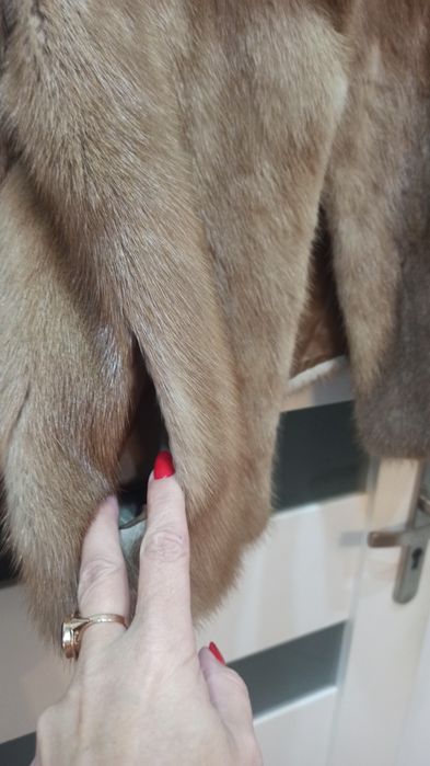 Futro z norek biszkoptowe