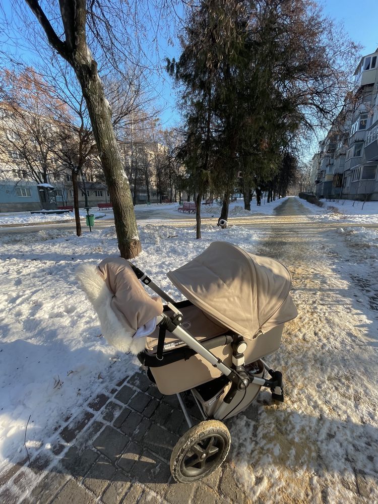 Коляска bugaboo в комплекті з зимовим футмуфом та автокріслом