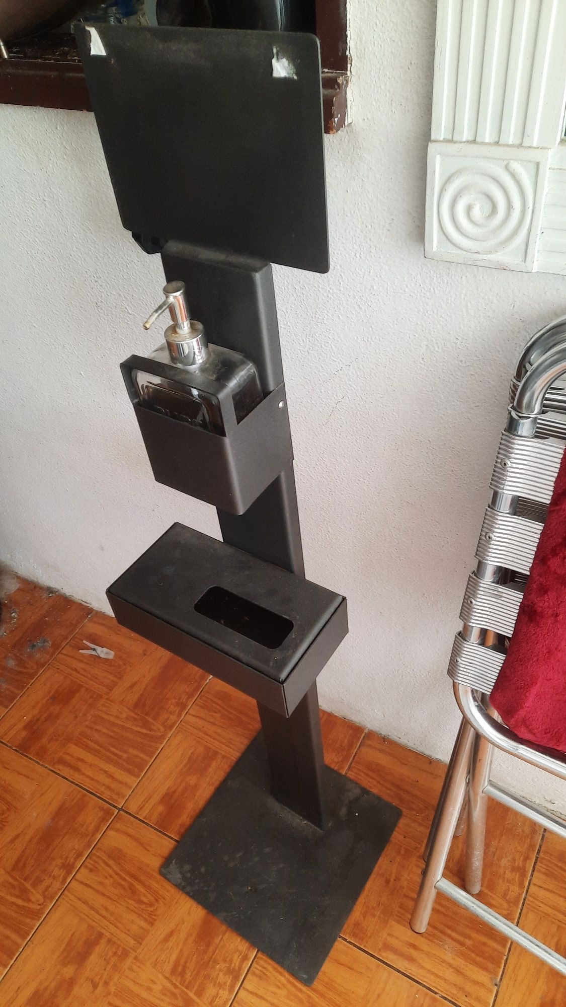 Suporte álcool gel e toalhetes