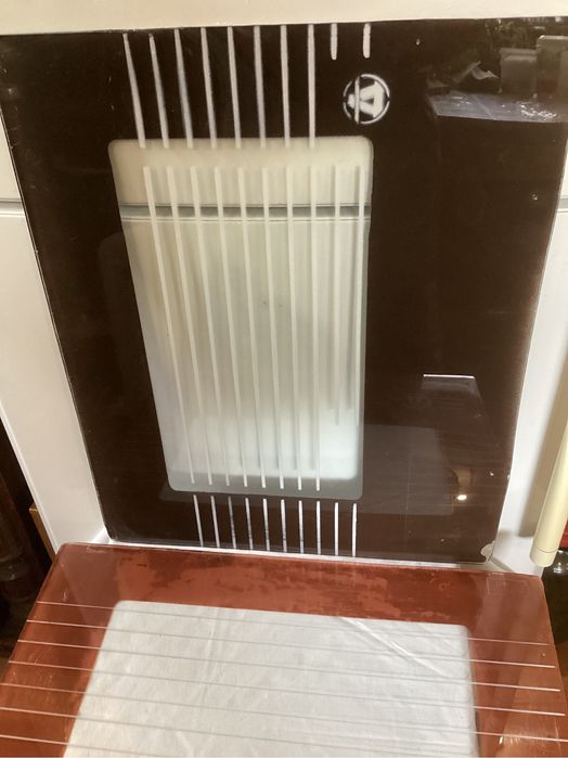 Огнеупорное стекло для печки или других нужд.