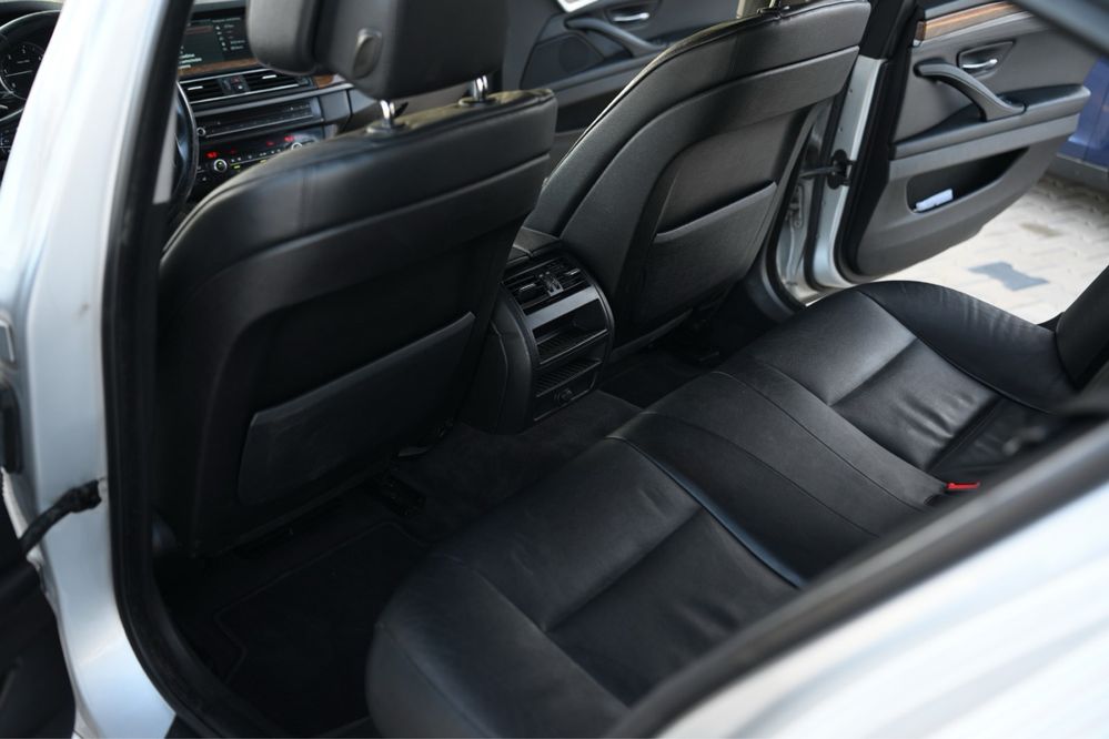 Bmw f10 3.0 2010 kamera cofania,podgrzewane fotele,bluetooth 334 konie