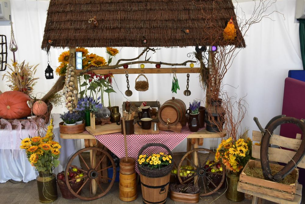 Stół Wiejski Weselny kompletny z dekoracjami zadaszeniem, oświetleniem