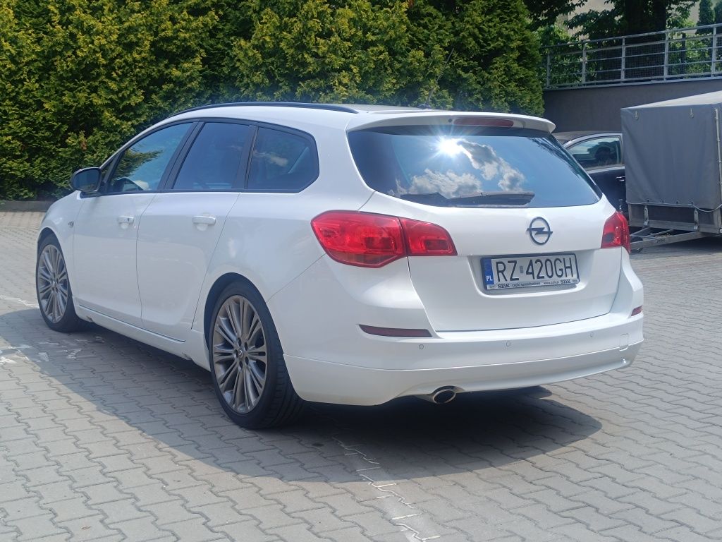 Opel Astra J 1.4T 140km.pakiet OPC, zarejestrowana