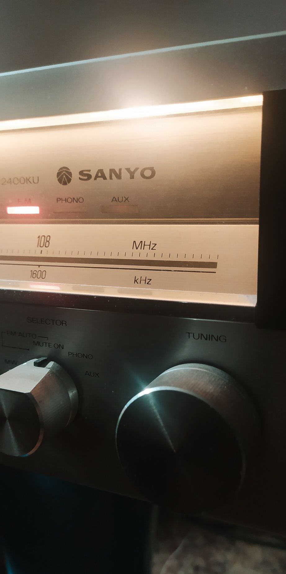 Amplituner Sanyo JCX 2400 ku